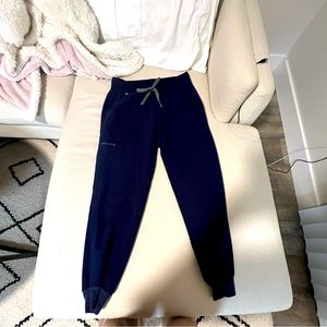 Figs scrubs Zamora Jogger xs petite (navy)